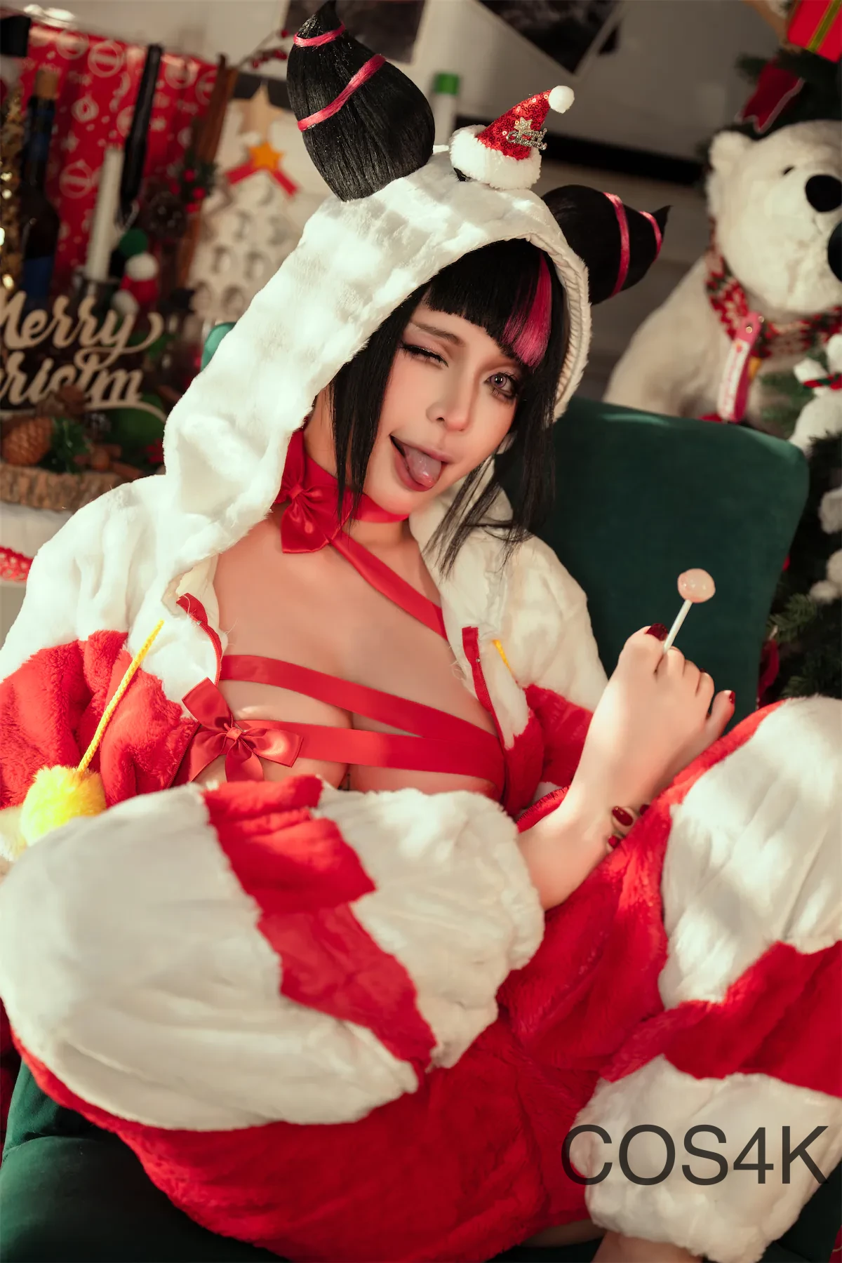 UmekoJ-Juri-Han-Christmas-3.webp