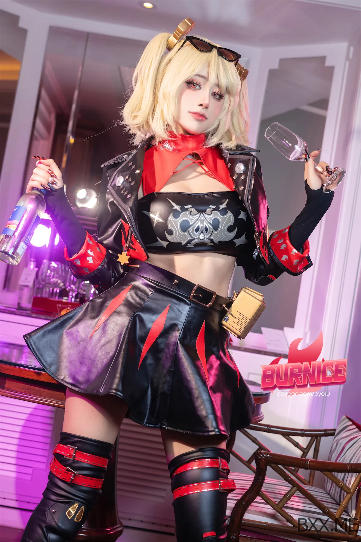 Byoru--cosplay-Burnice-White---Zenless-Zone-Zero-3.webp