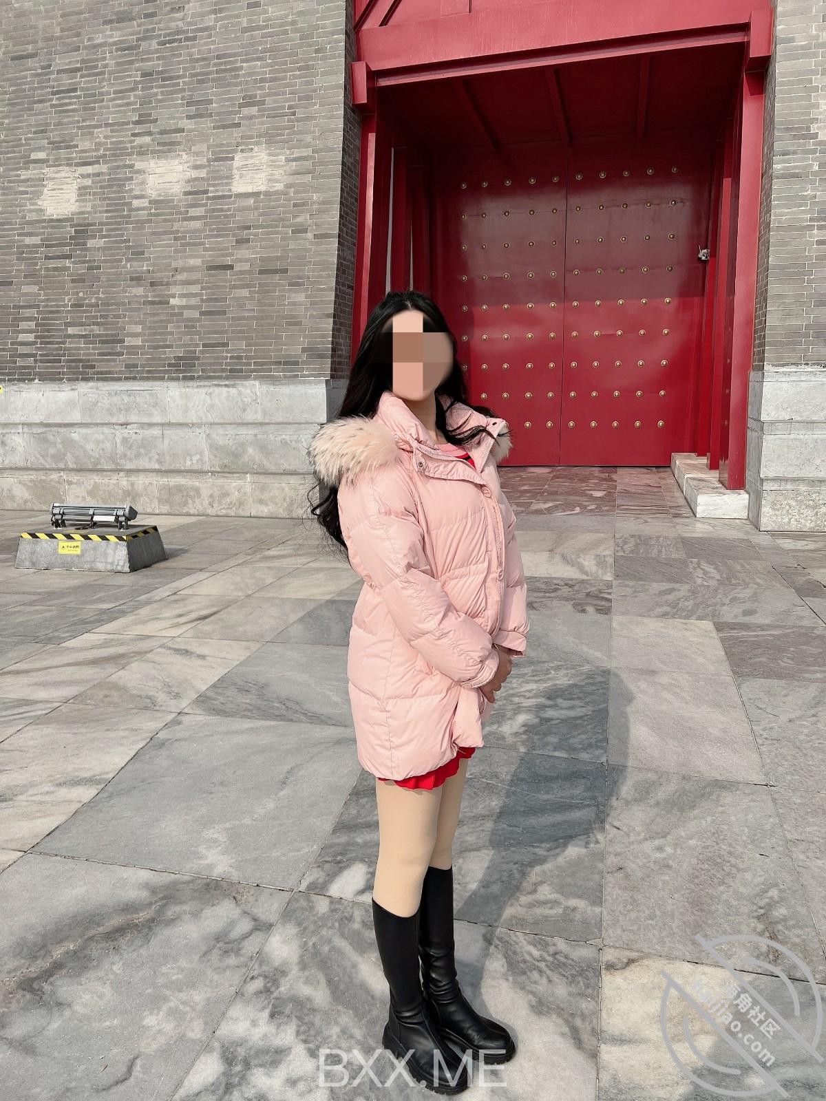 《姐弟乱伦》出租屋往姐姐的无毛B里放跳蛋❤️玩到淫水直流再慢慢操